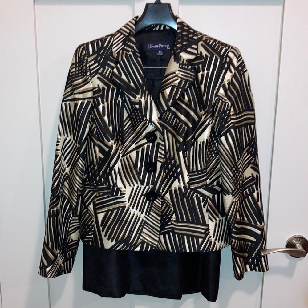 Petite graphic jacket and skirt suit. Evan Picone.